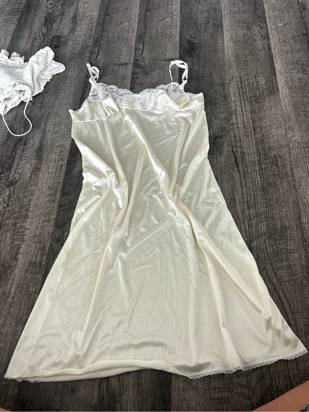 vassarette Ivory Satin Lace-Trim Slip